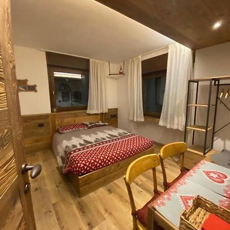 La Chambre De Chaloz ヴァルトゥルナンシュ エクステリア 写真